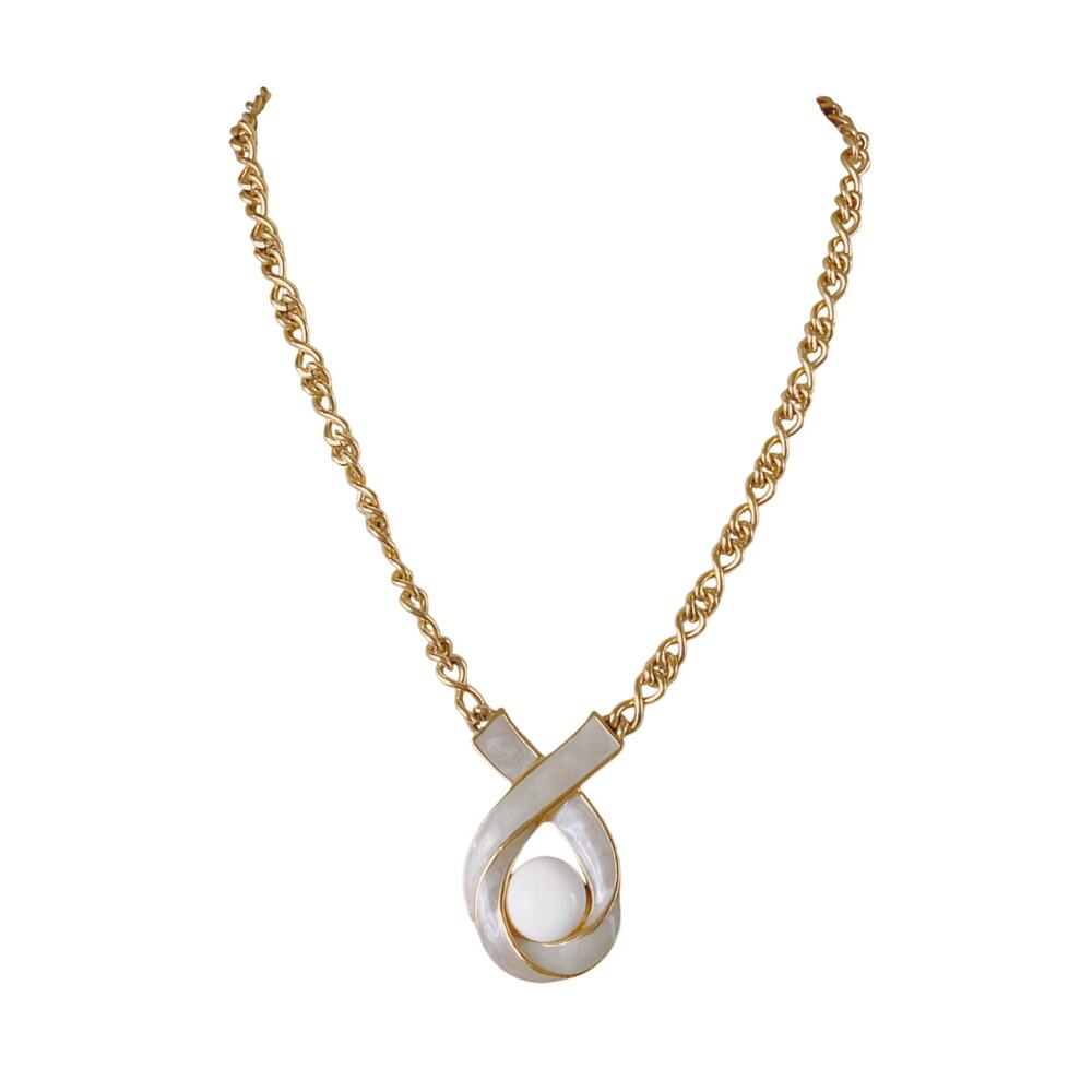 VTG Signed Trifari Modernist Enamel Ribbon Pendant Necklace, Gold Tone Chain